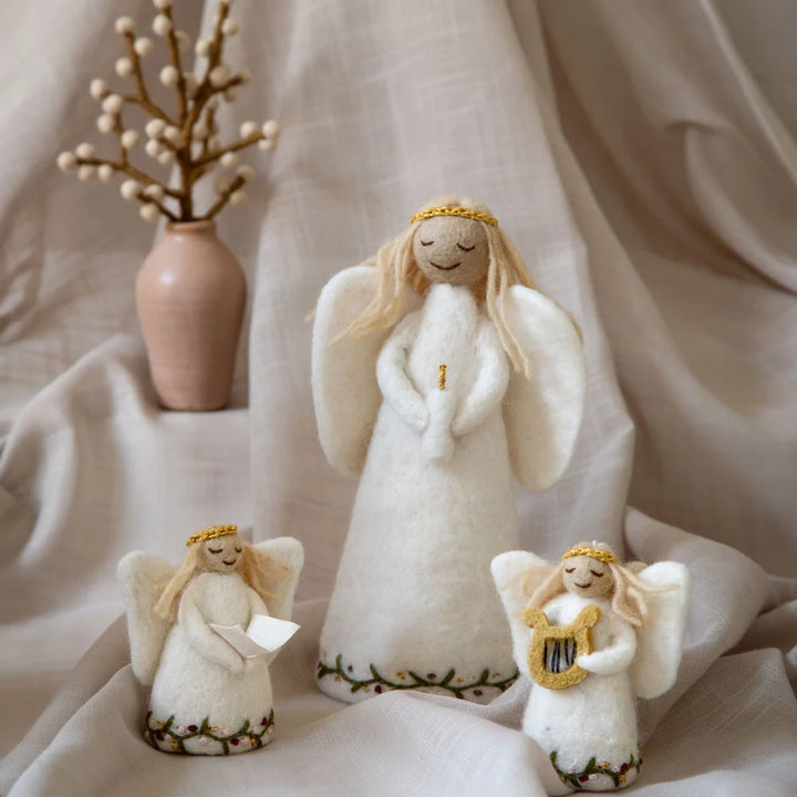 Gry & Sif – Engel mit Stickerei und Harfe – Klein