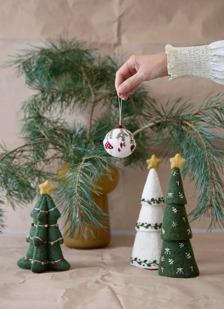 Gry &amp; Sif Weihnachtskugel Filz Stickerei Ornamenten