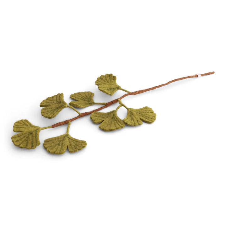 Gry &amp; Sif Ginkgo Biloba Zweig aus Filz in Grün