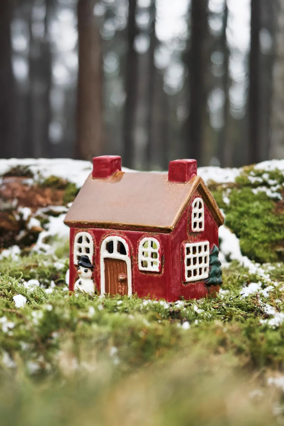 Ib Laursen Teelichthaus aus Steingut mit Schneemann