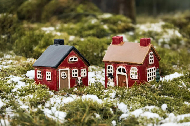 Ib Laursen Teelichthaus aus Steingut mit Schneemann