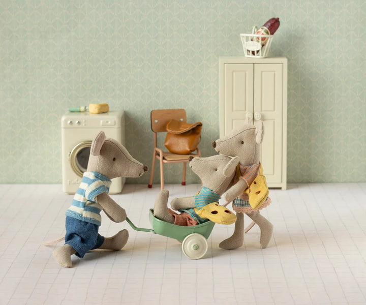 Maileg - Kleine Schwester Maus mit Tasche