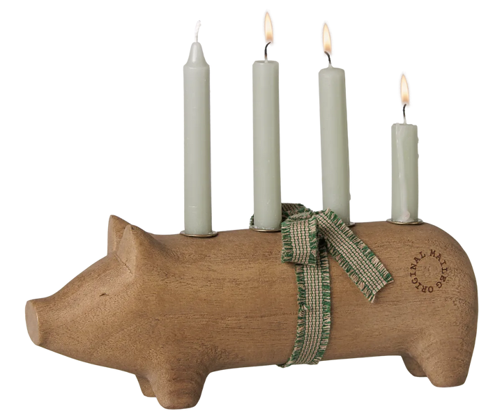 Maileg - Kerzenhalter aus Holz, Schwein, Advent mittel - Natur