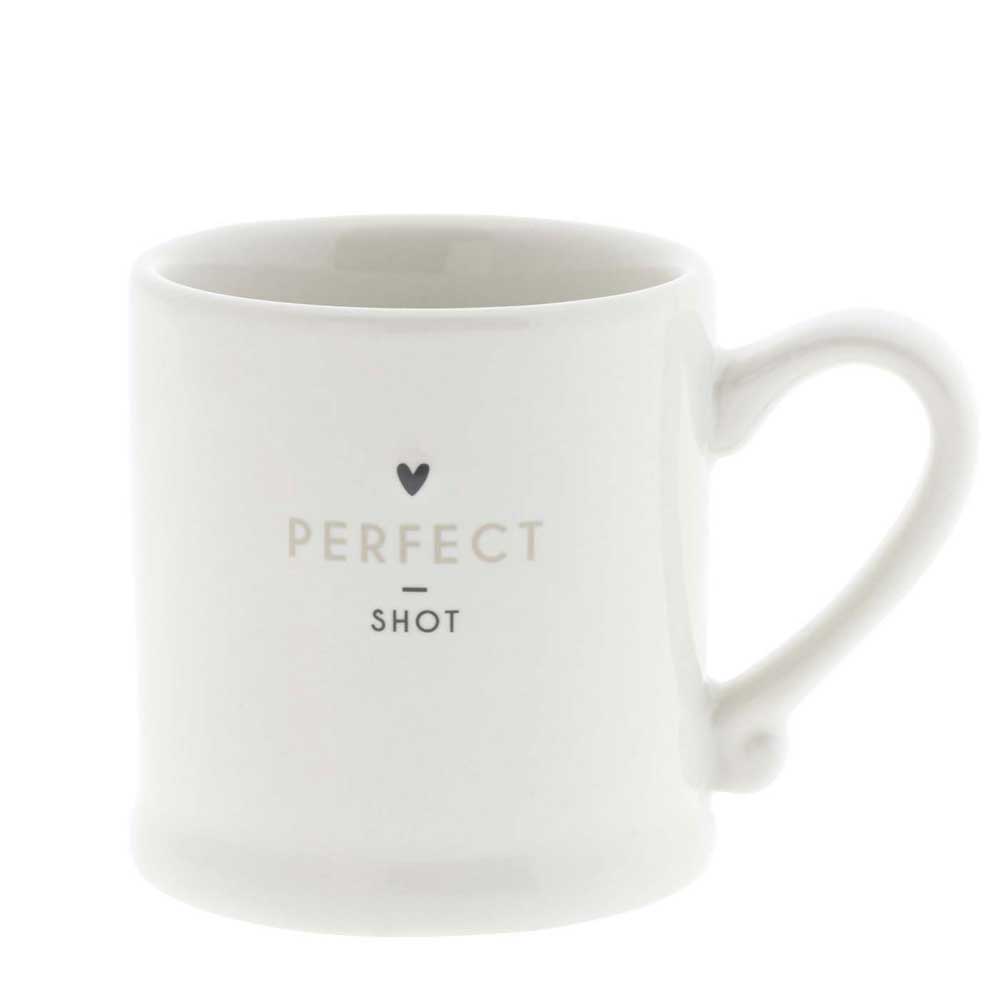 Eine weiße Bastion Collections – Espressotasse Perfect Shot mit der Aufschrift „Perfect Shot“.