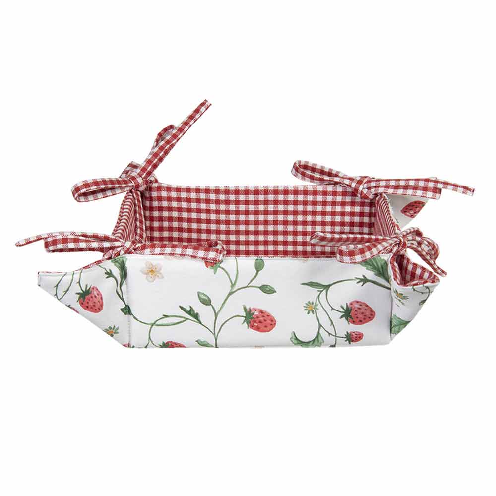 Rechteckiger Brotkorb aus Stoff mit rot-weißem Gingham-Innenfutter und einem äußeren Blumenmuster mit Erdbeeren, mit Knotenhenkeln an den Ecken. Der Clayre & Eef - Brotkorb Erdbeere.