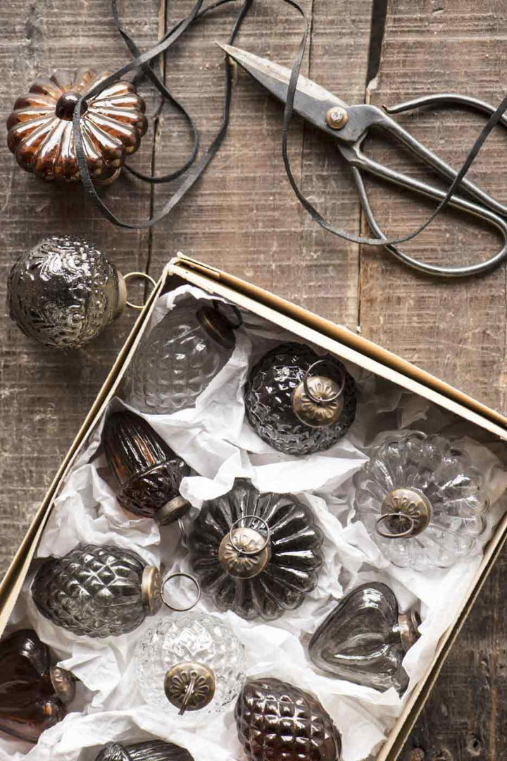 Ib Laursen - Weihnachtskugel gewelltes Muster smoke Transparent