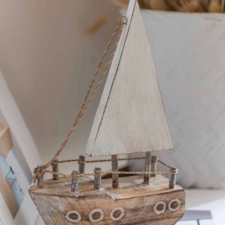 J-Line - Boot Dekoration aus Holz Albasia weiß