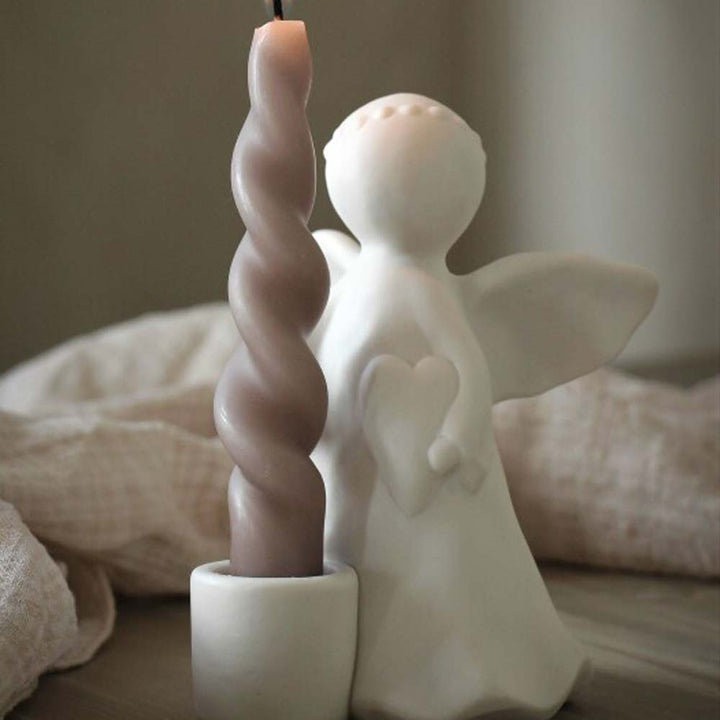 Majas Cottage - Engel Herz aus Keramik mit Stabkerzenhalter white