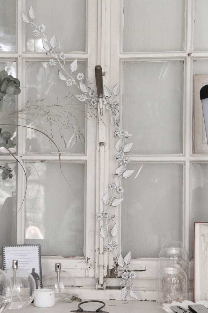 VL Home - Girlande weiße Deko mit Blumen und Blättern
